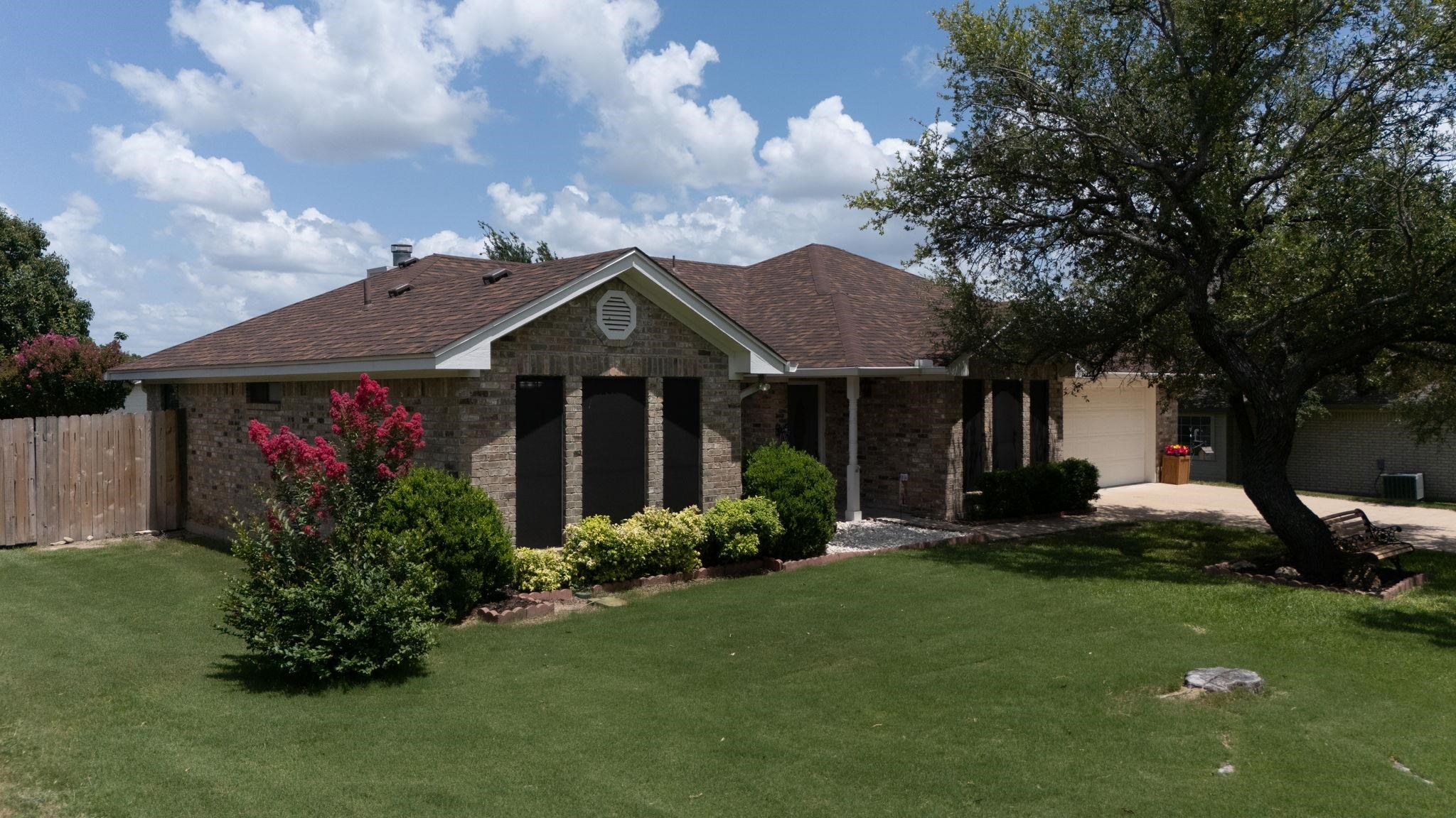 1903 Yellowstone, Lampasas