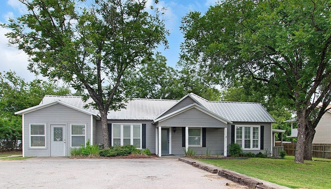 611 Central Texas Expy, Lampasas