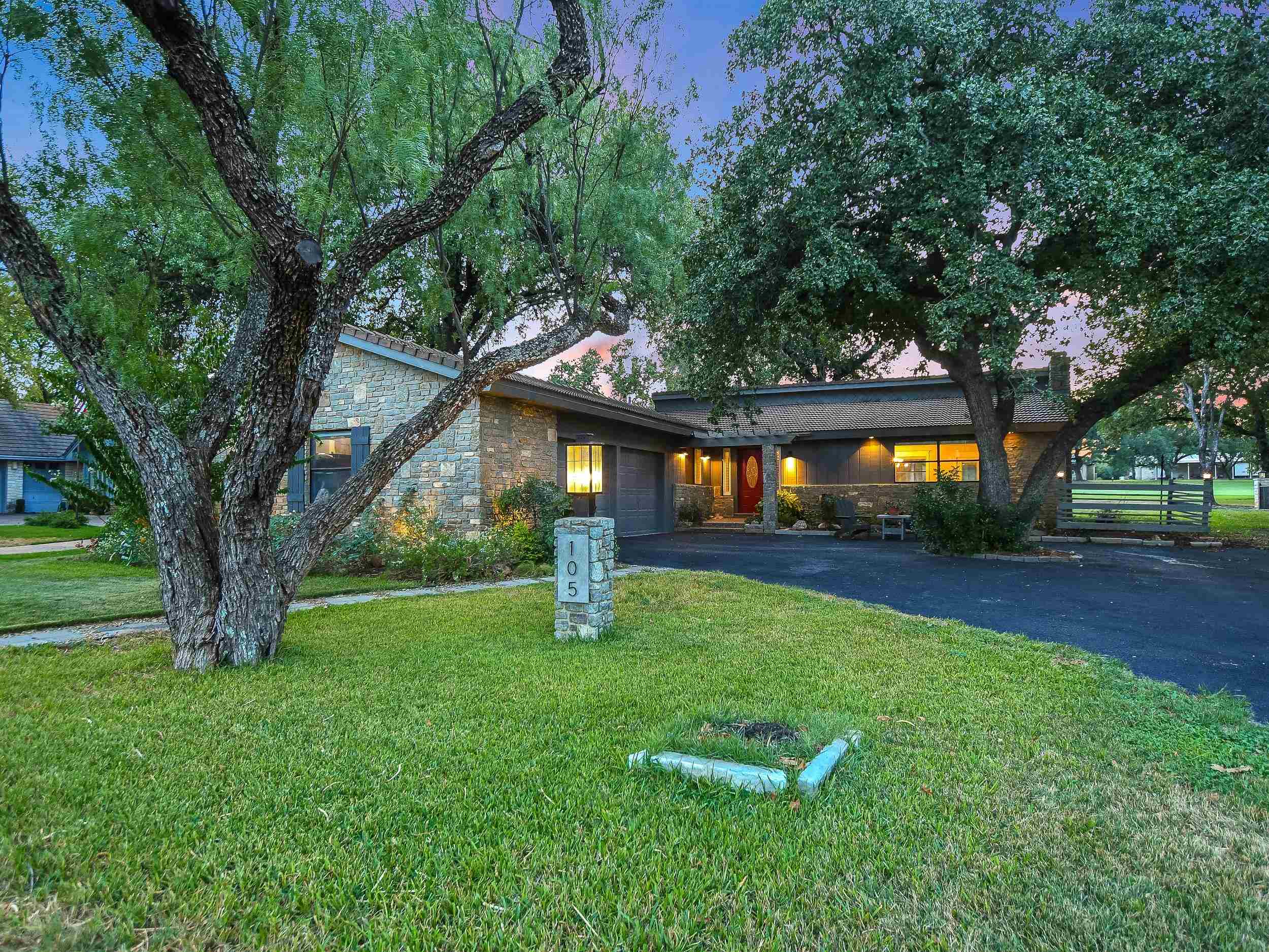 Horseshoe Bay LT 5033