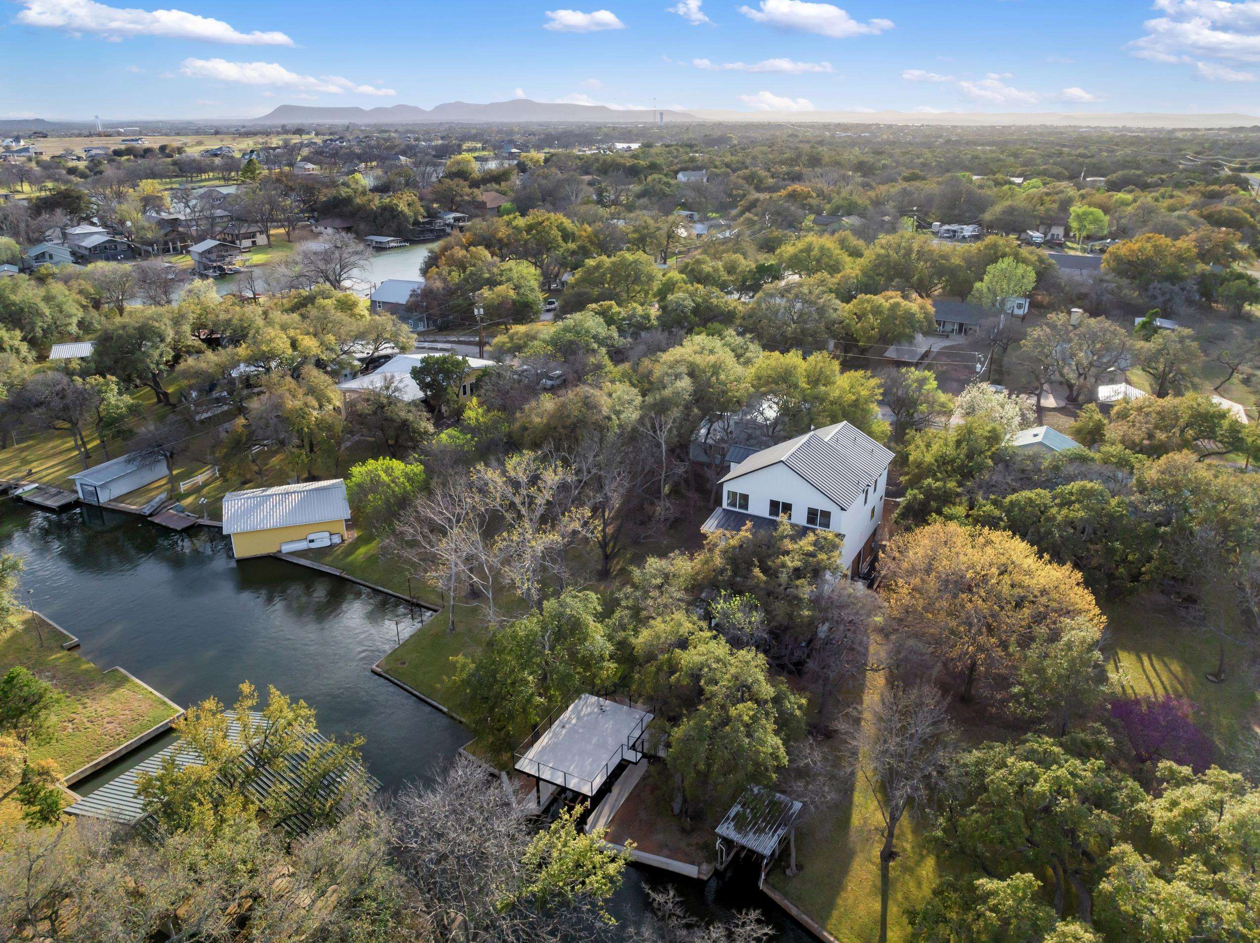 321 Legion Loop, Kingsland