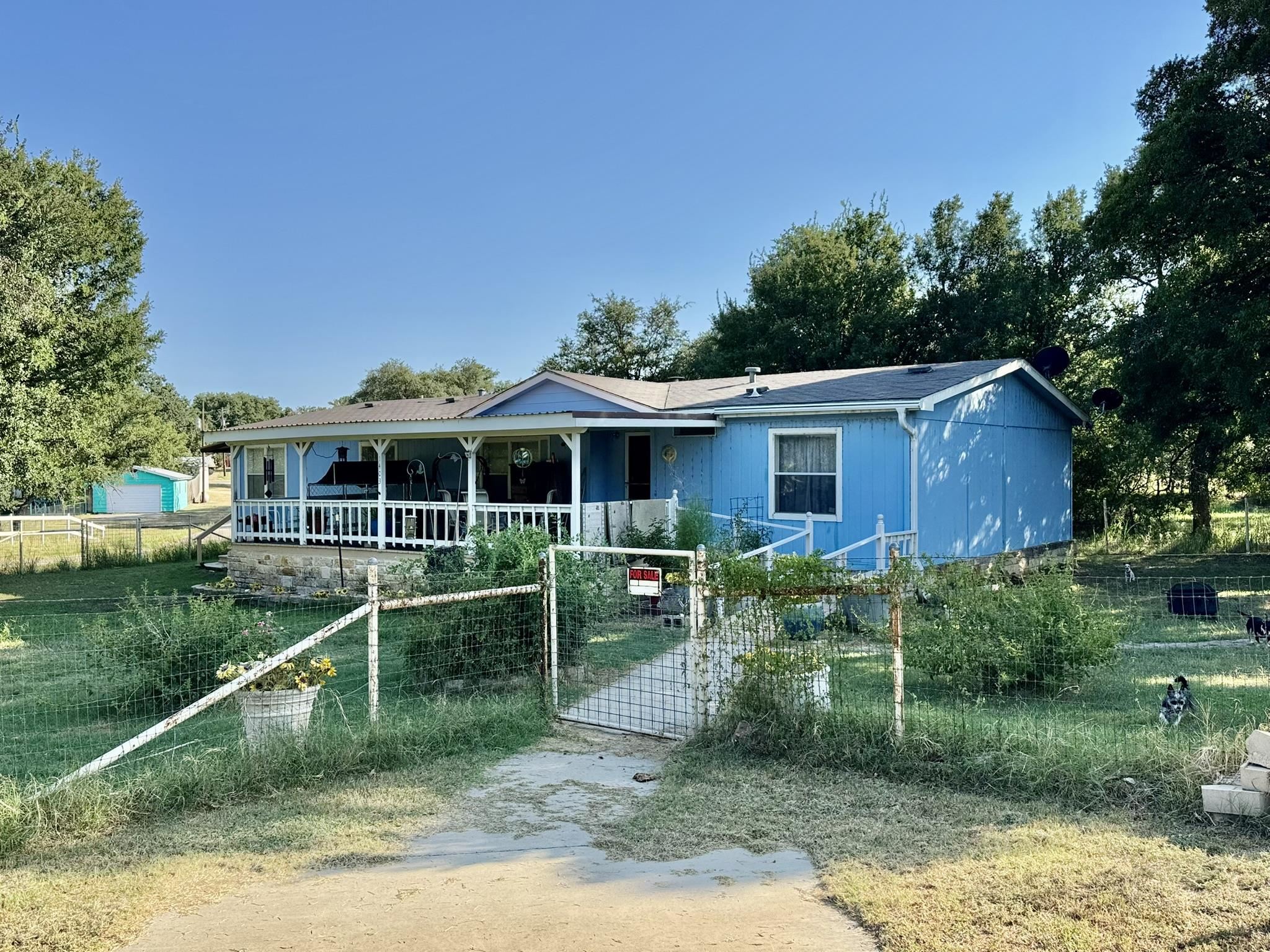 1403 Village Loop, Tow