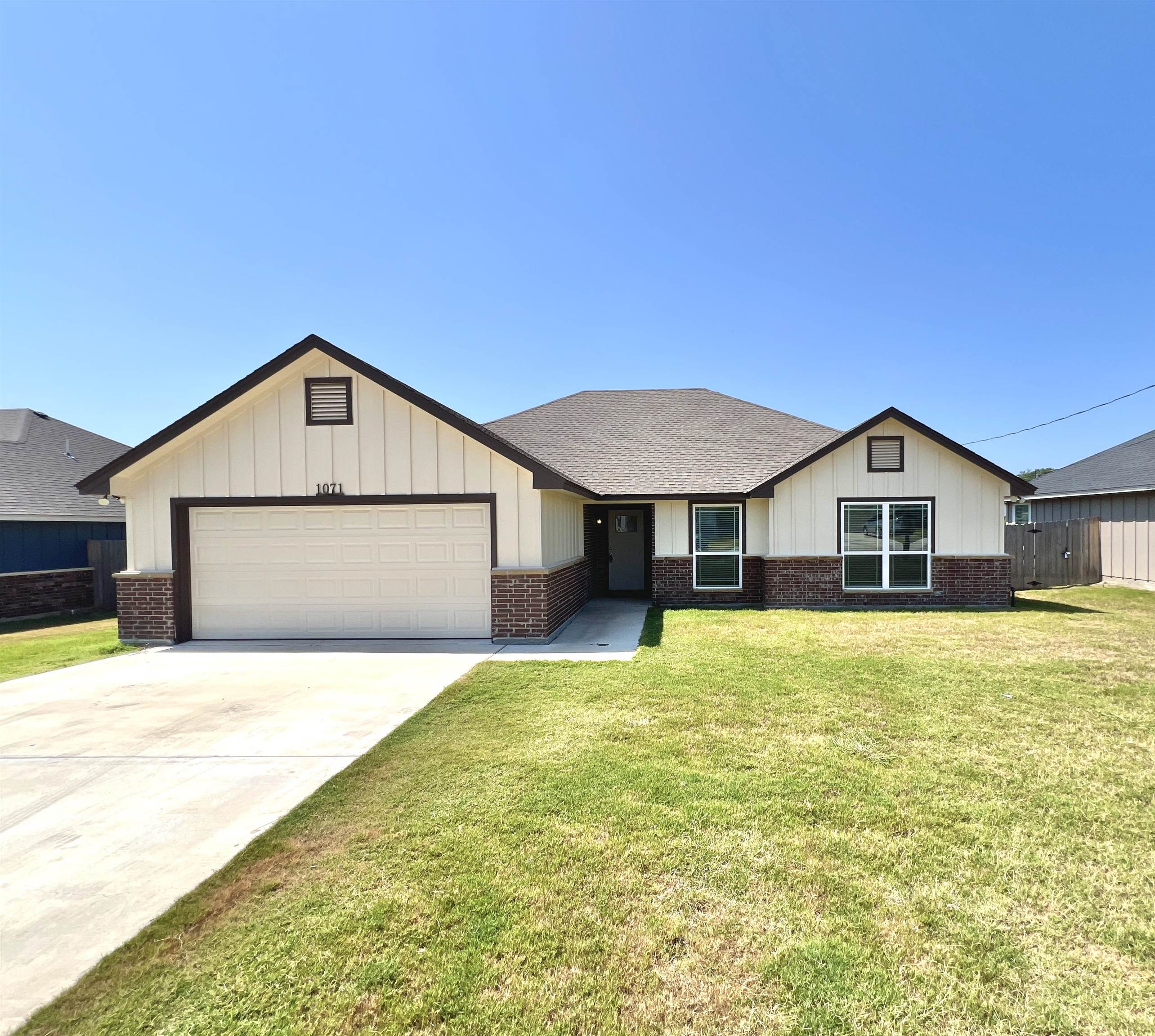 1071 Fieldstone Dr, Lampasas