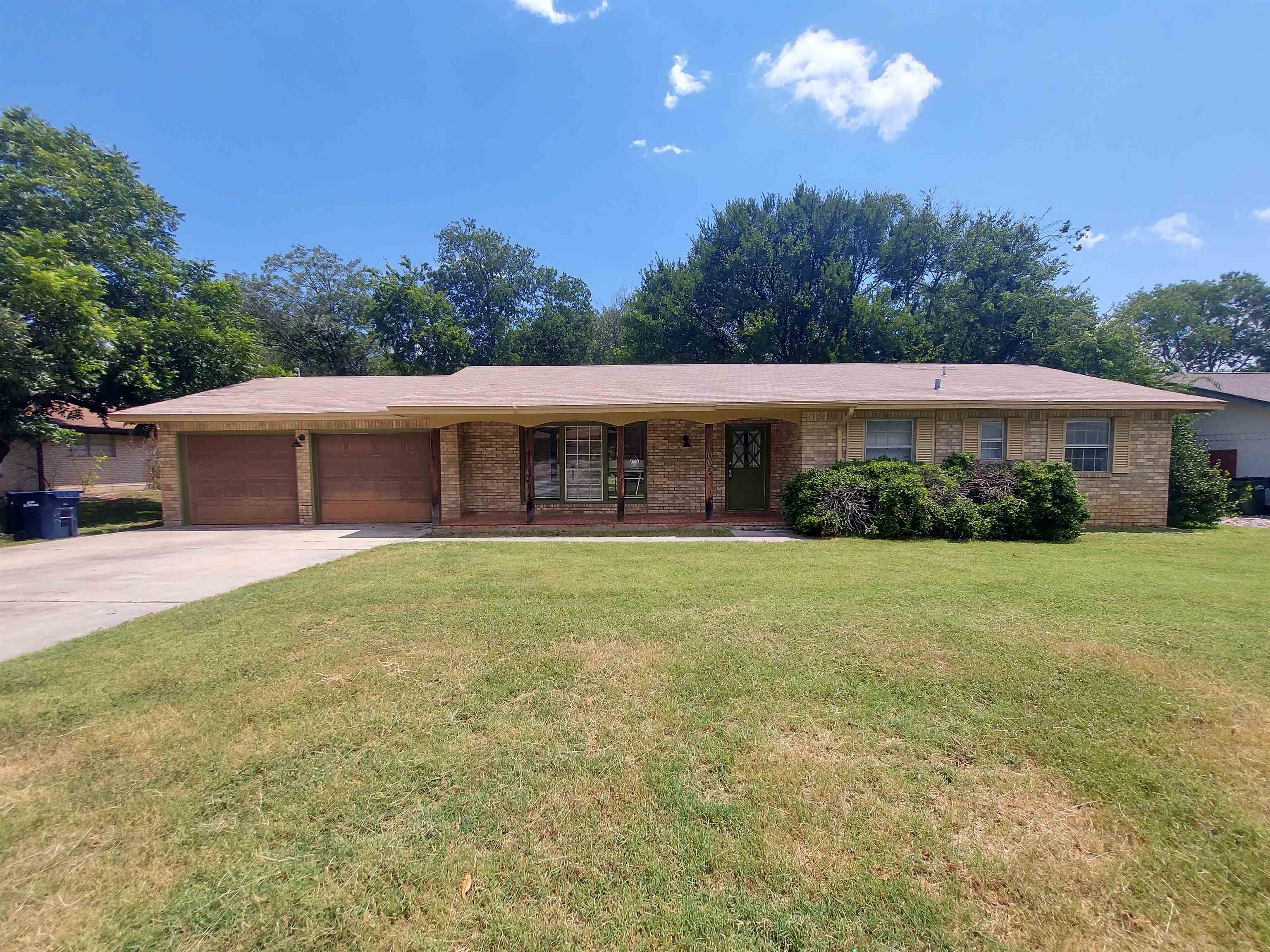 1005 Vandeveer, Burnet