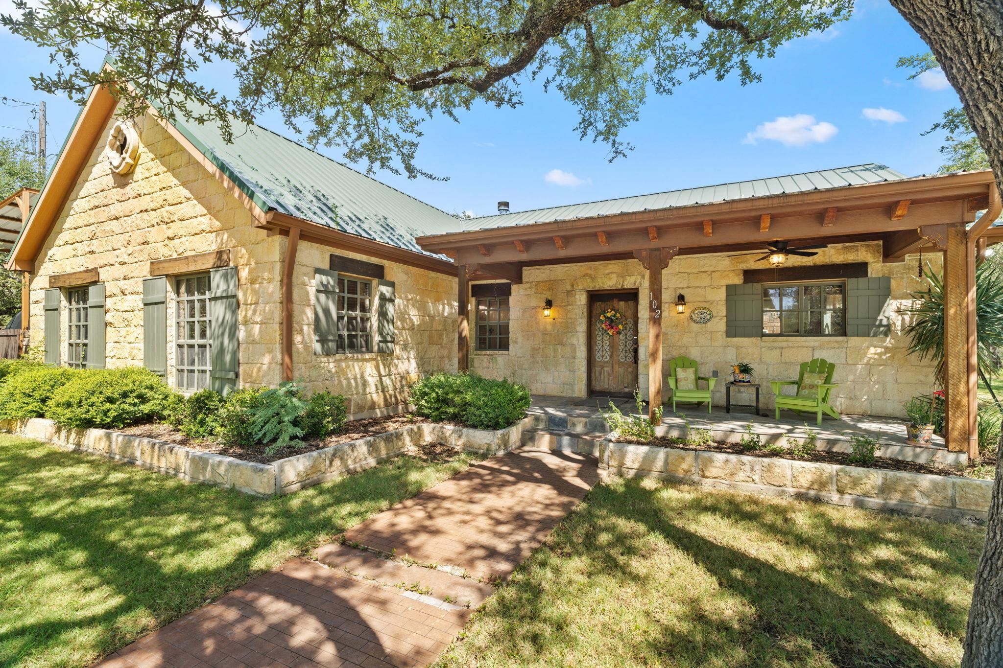 102 Camm Lary, Burnet