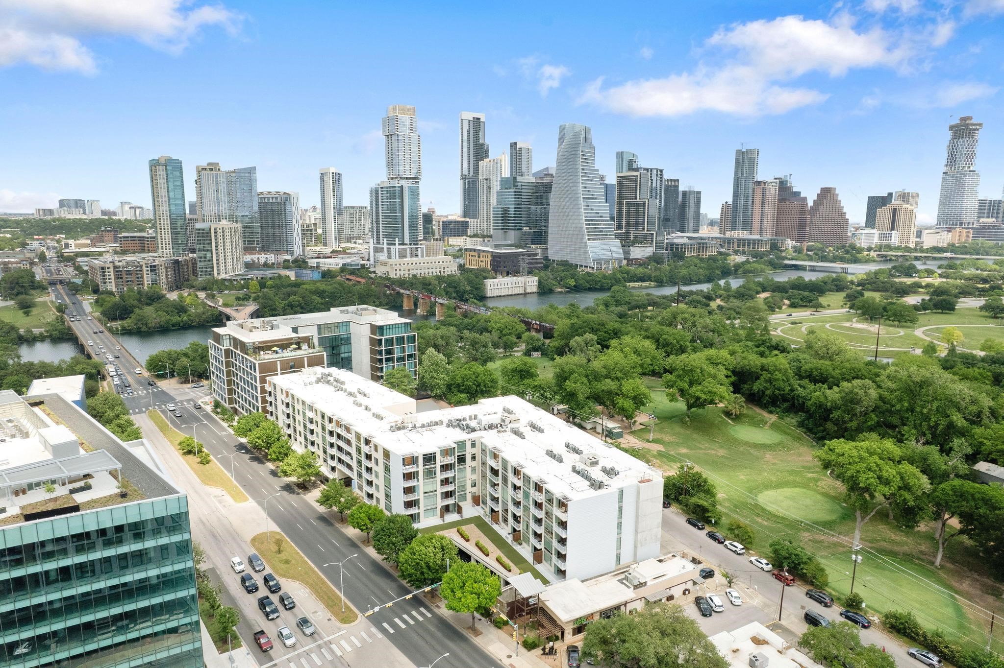 210 Lee Barton Dr #415, Austin