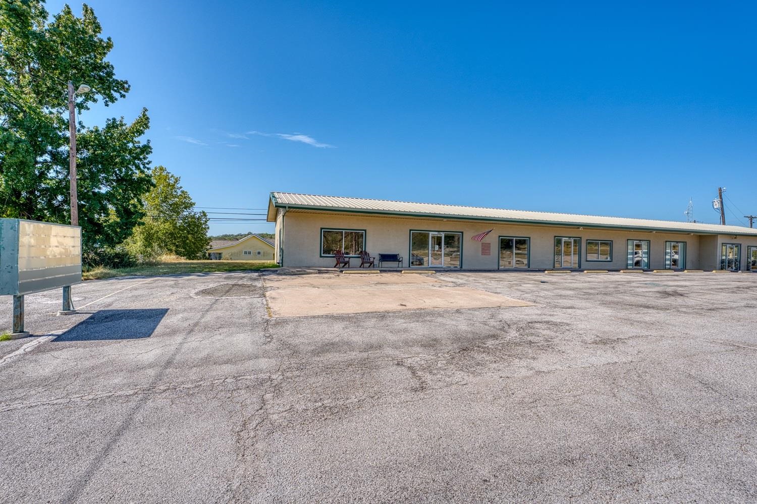 3938 RR 2233, Sunrise Beach