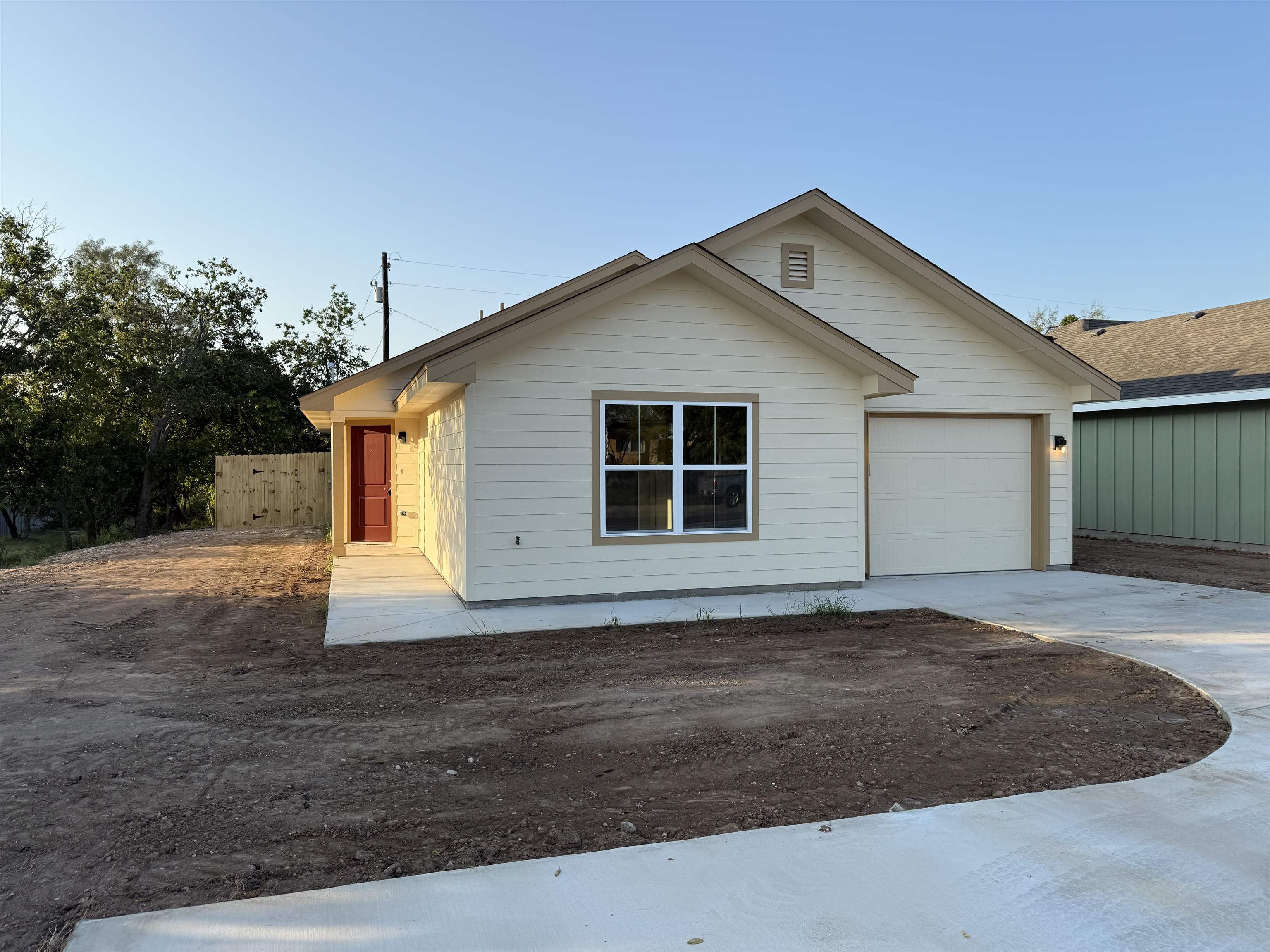 1712 AVE J, Lampasas