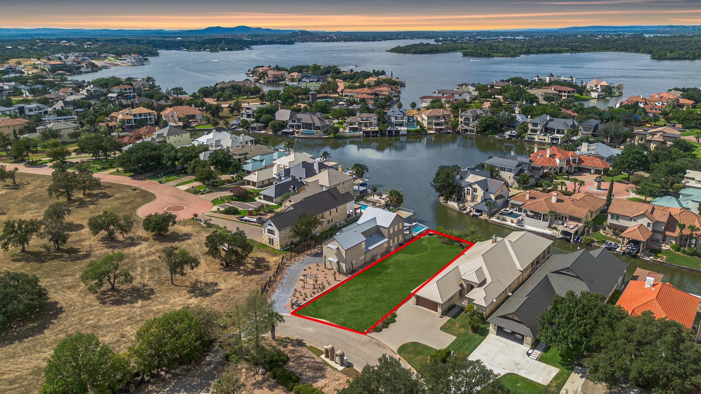 100 Wennmohs, Horseshoe Bay