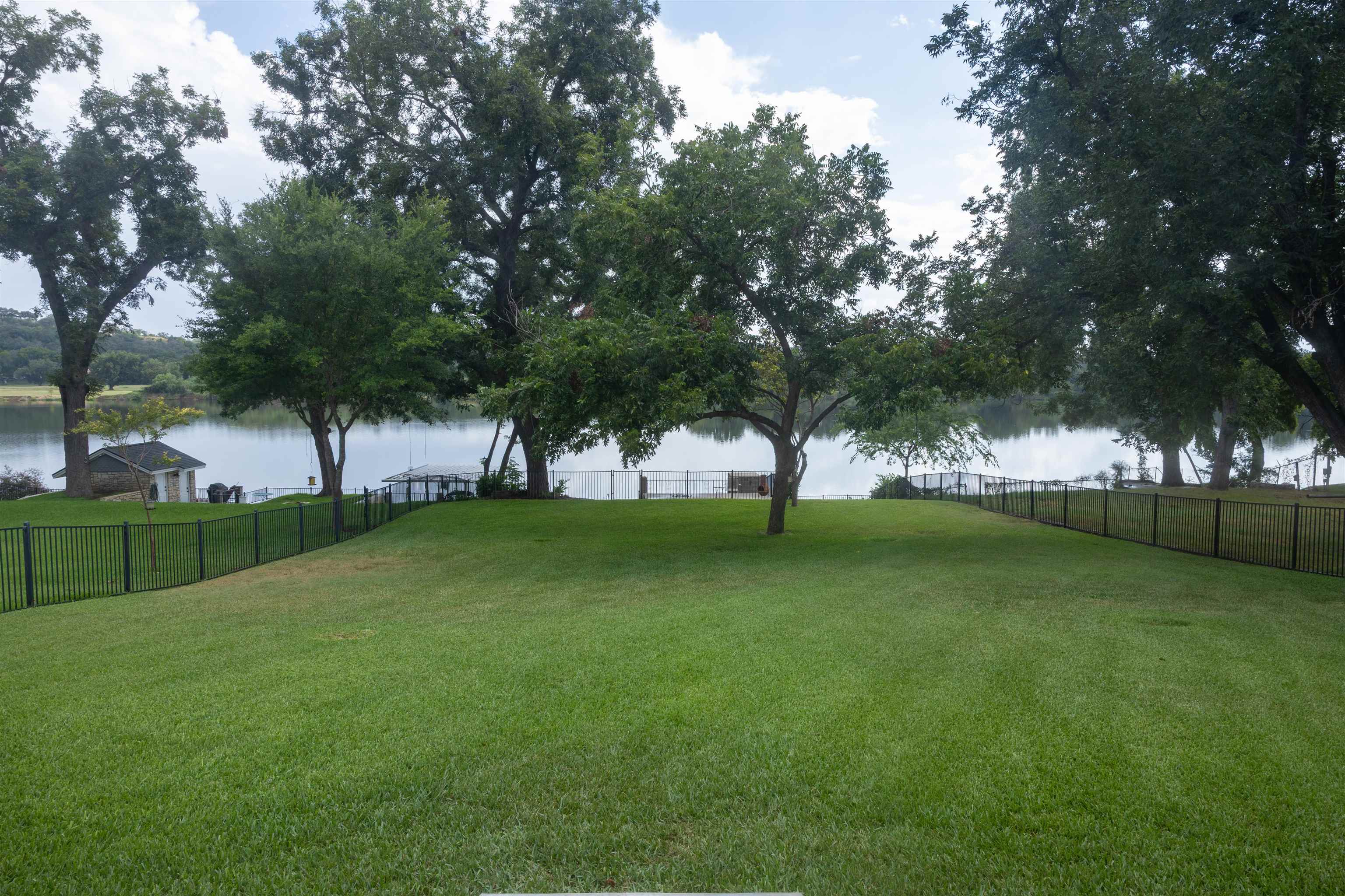 1214 Pecan Dr, Marble Falls