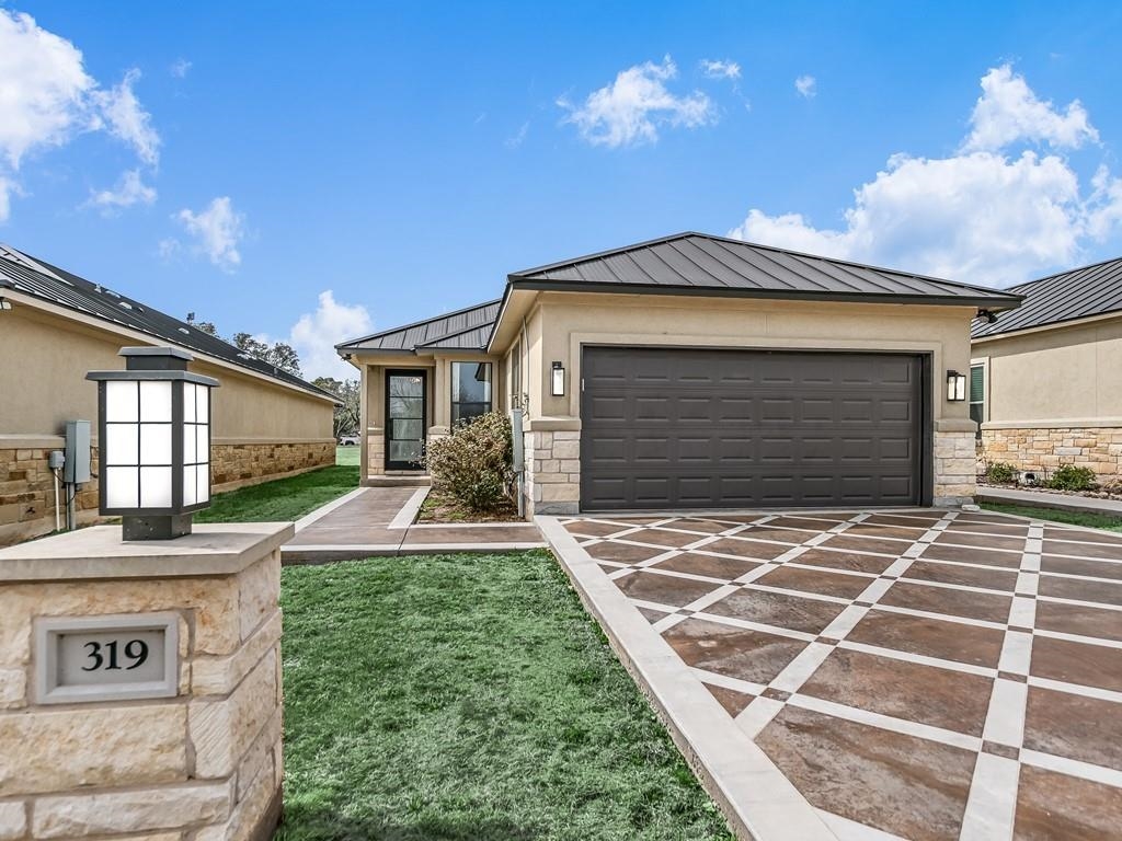 319 Parallel, Horseshoe Bay