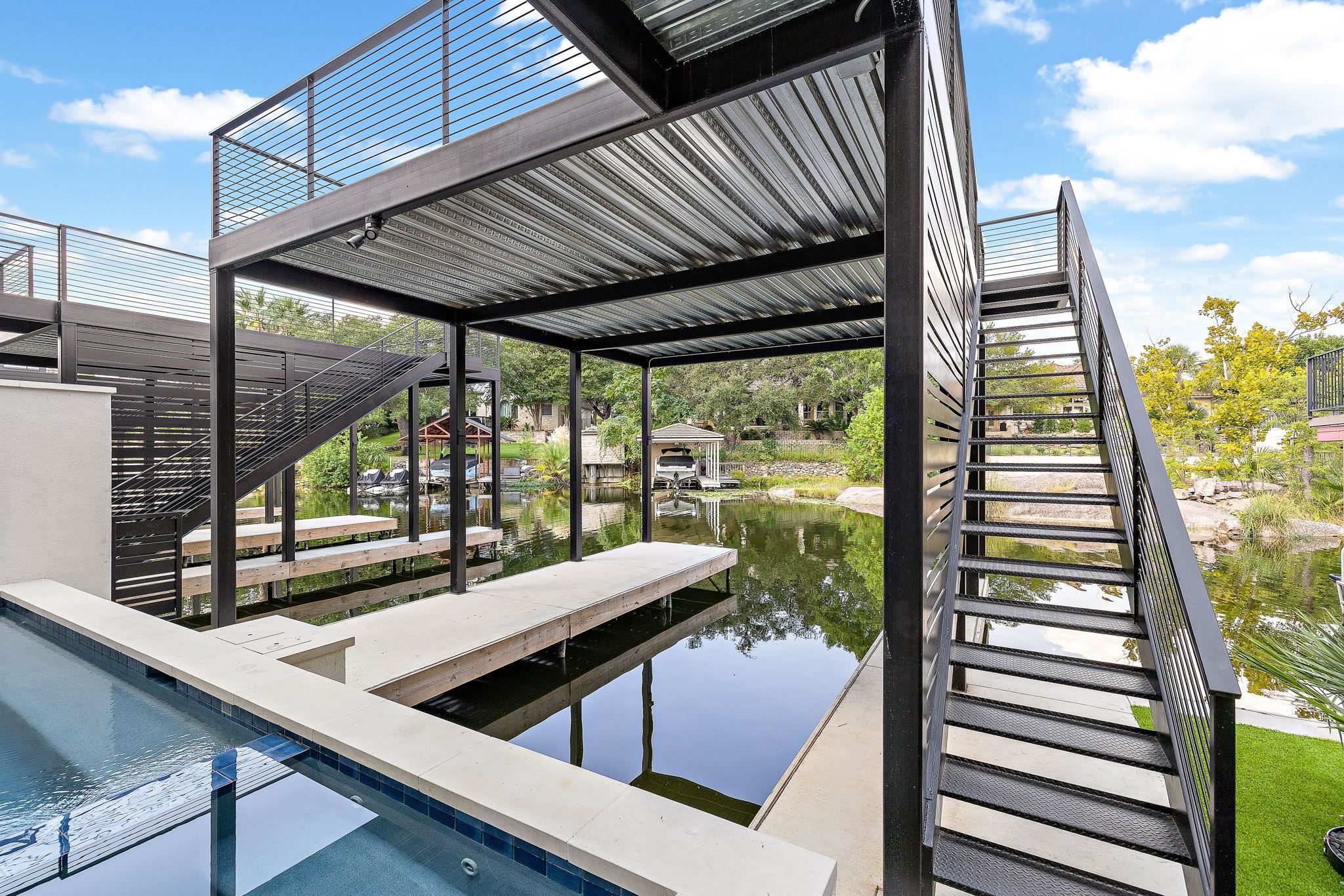 2048x1366