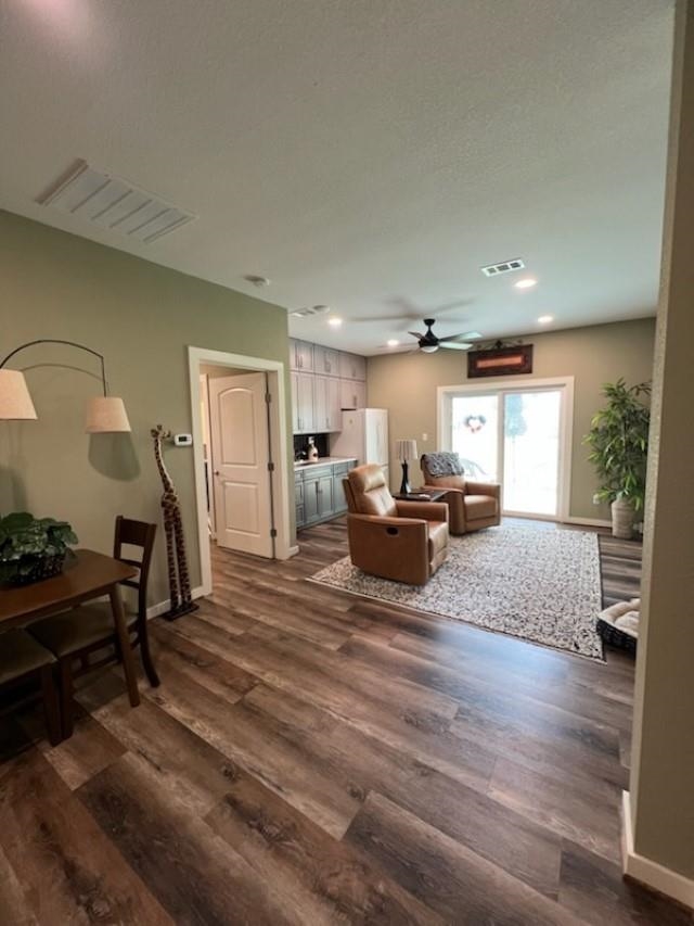 640x853