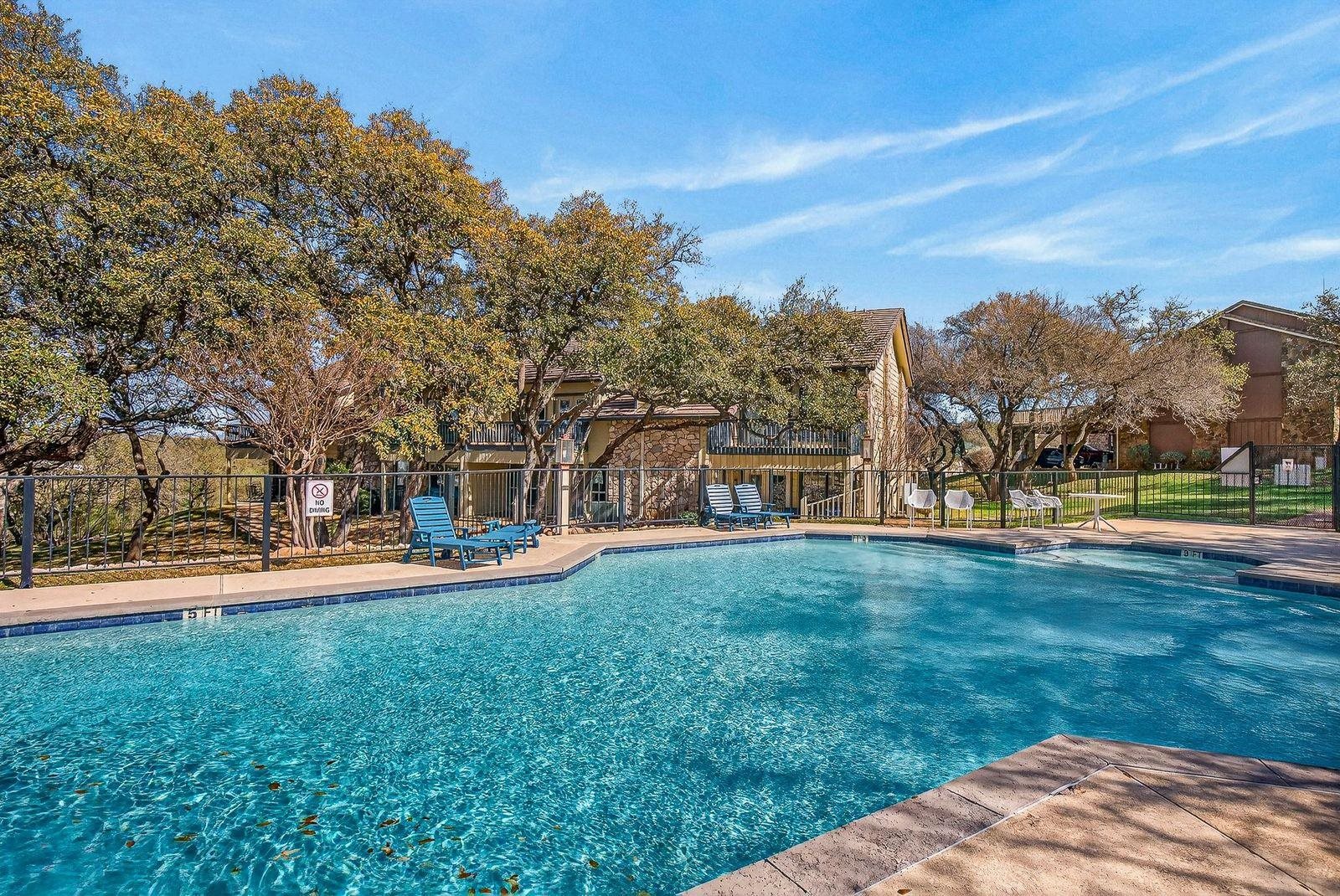 1600x1070