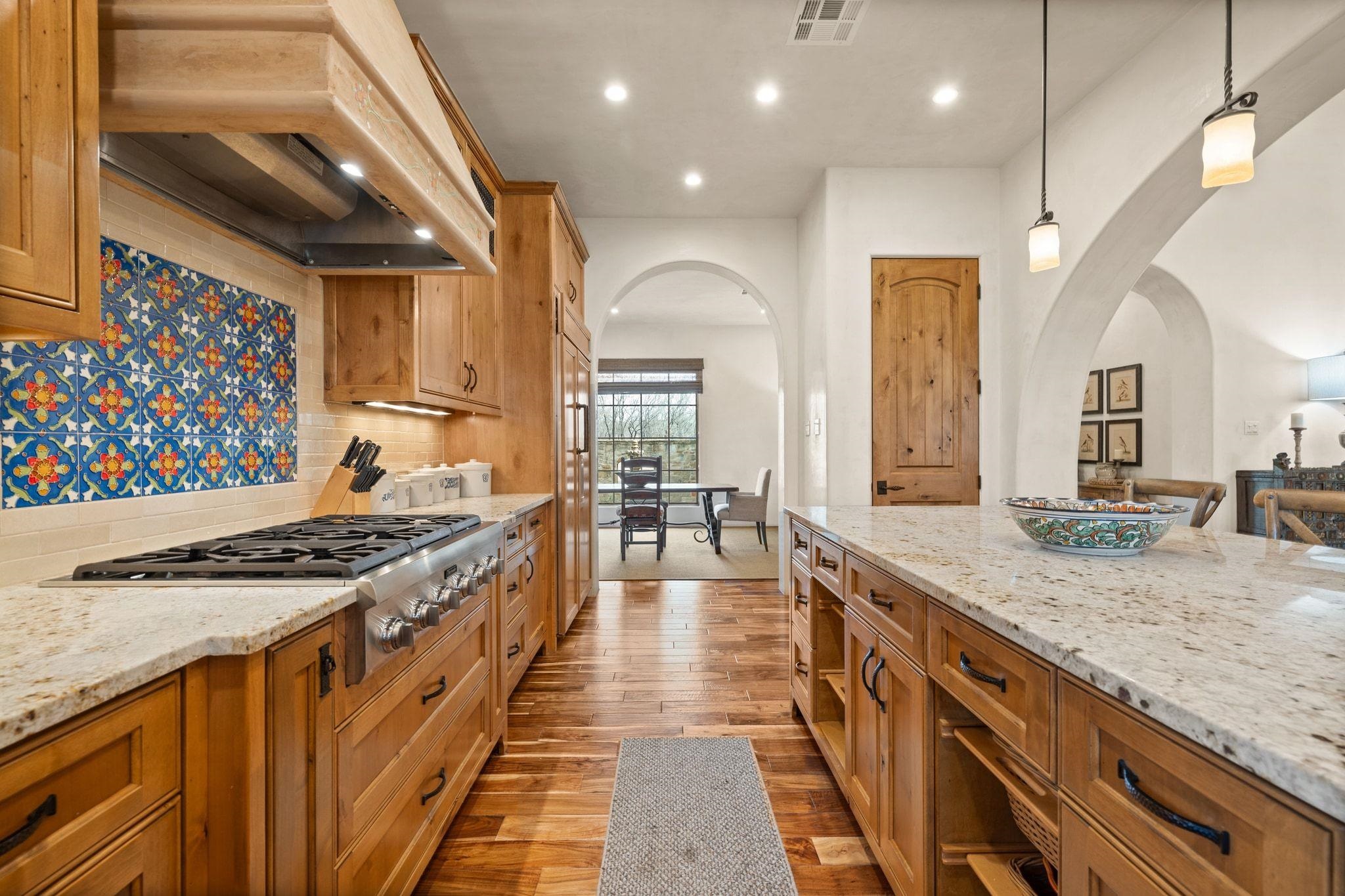 2048x1365