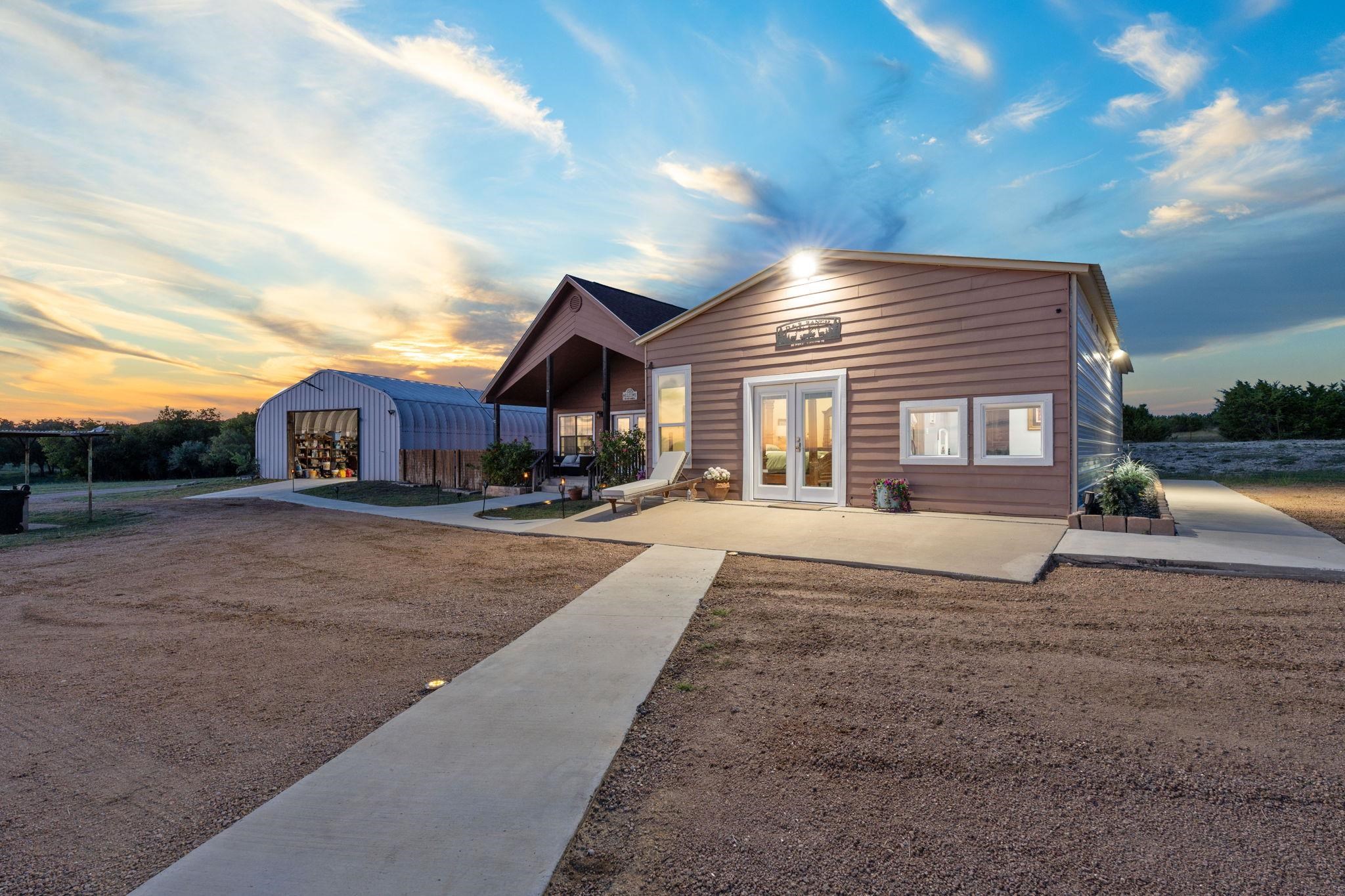 2048x1365