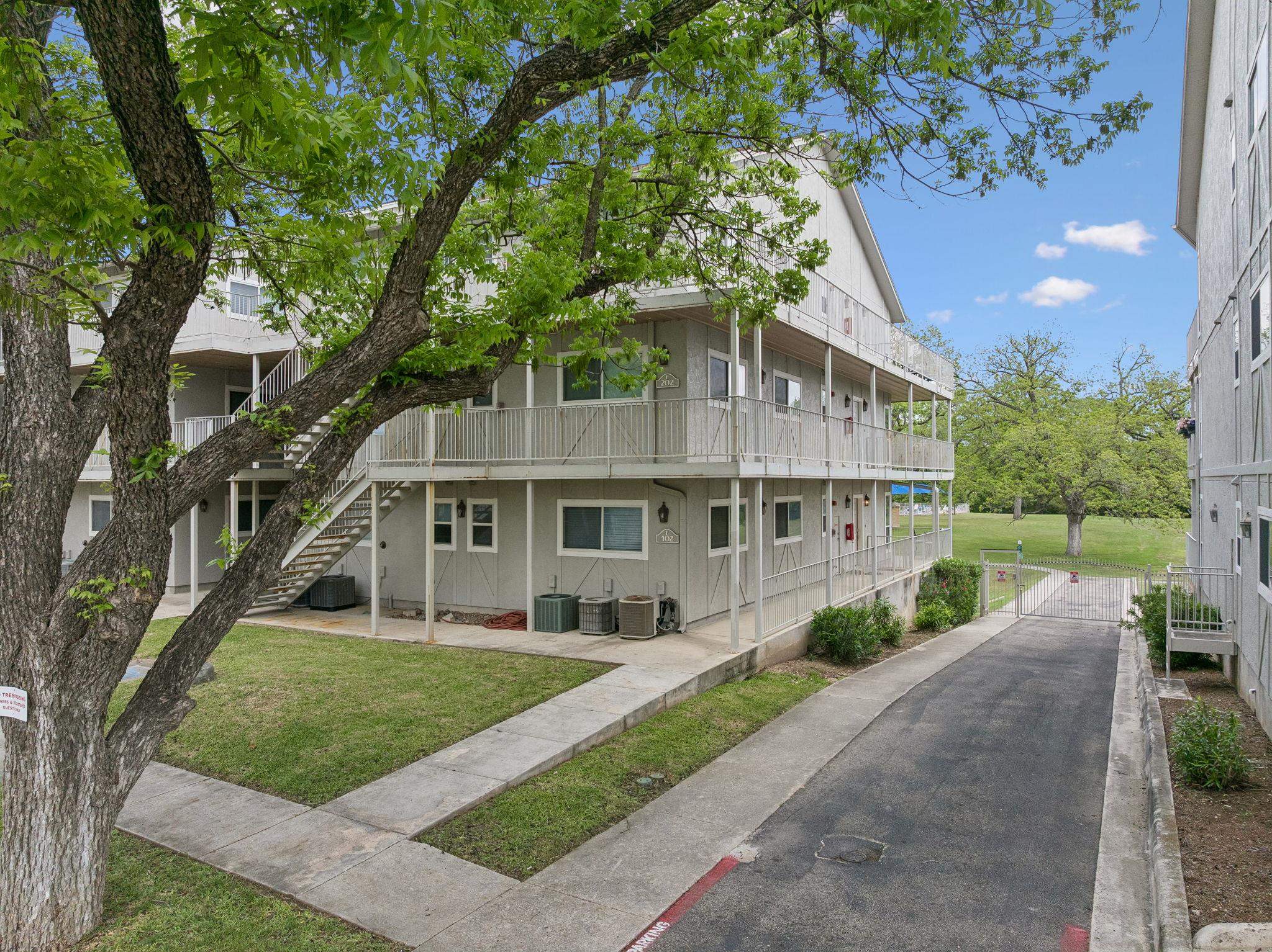 2048x1534