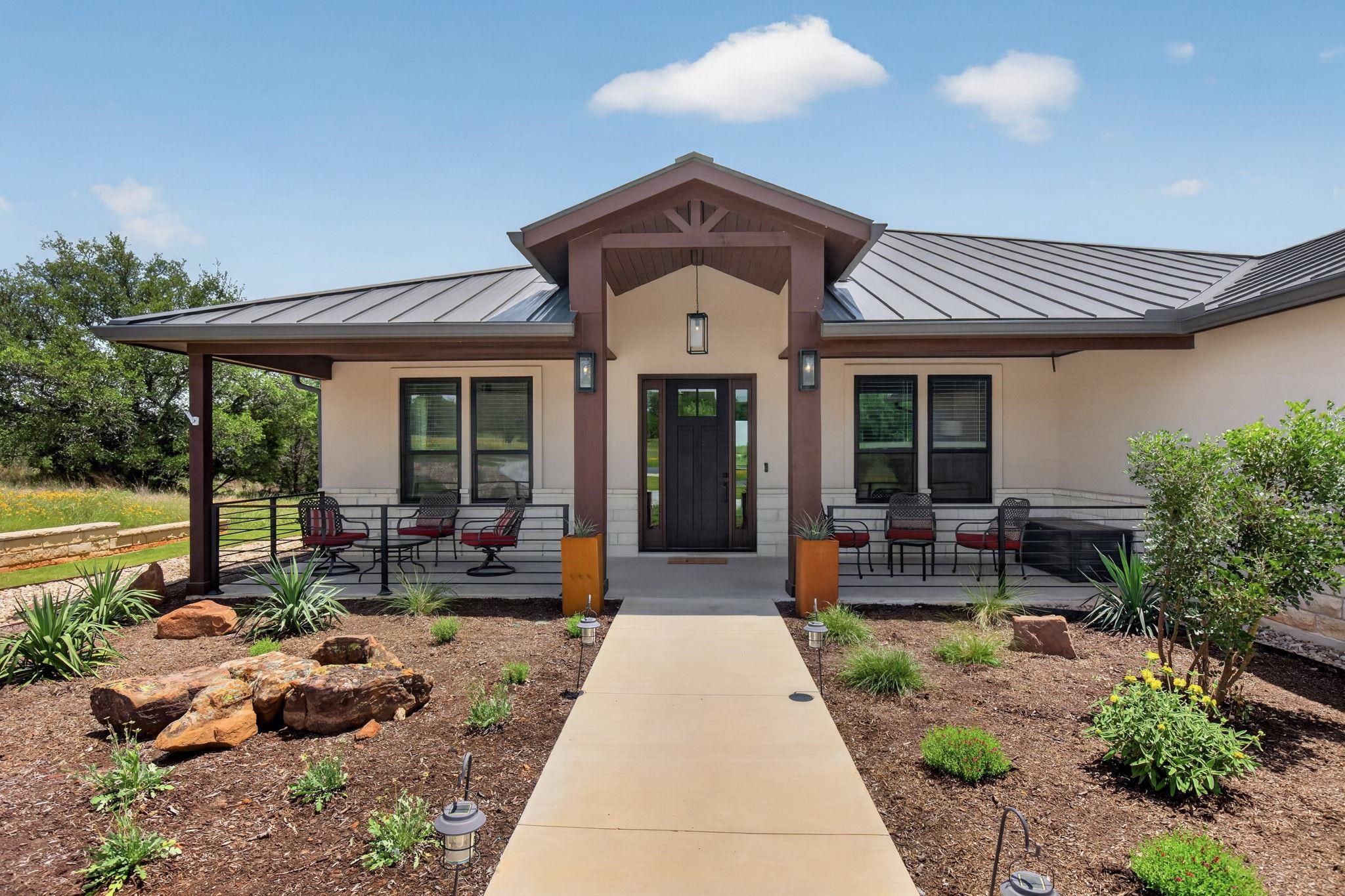 2048x1365