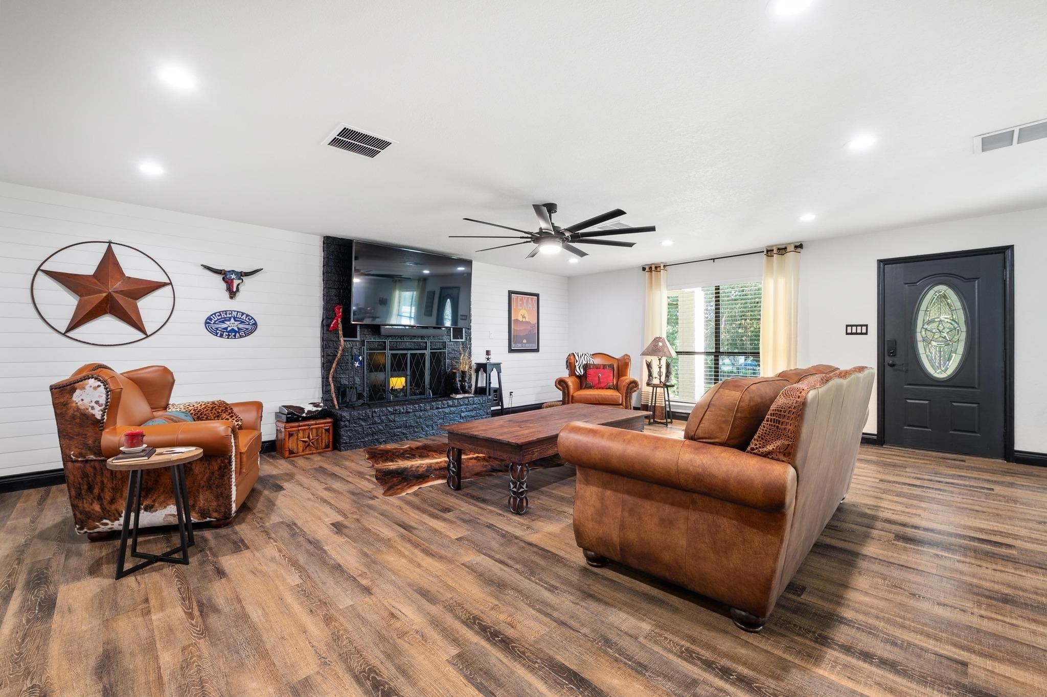 2048x1364