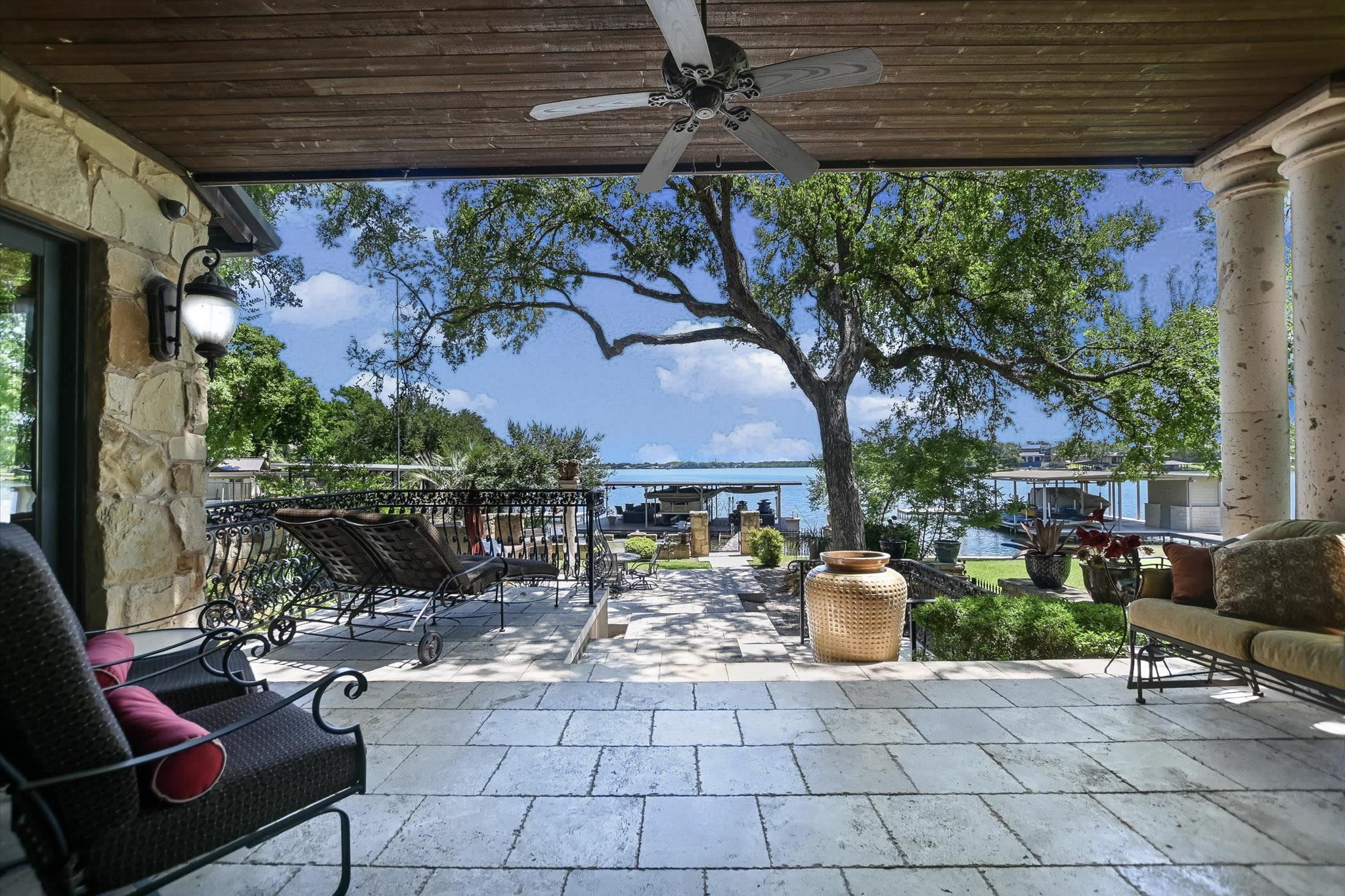 2048x1365