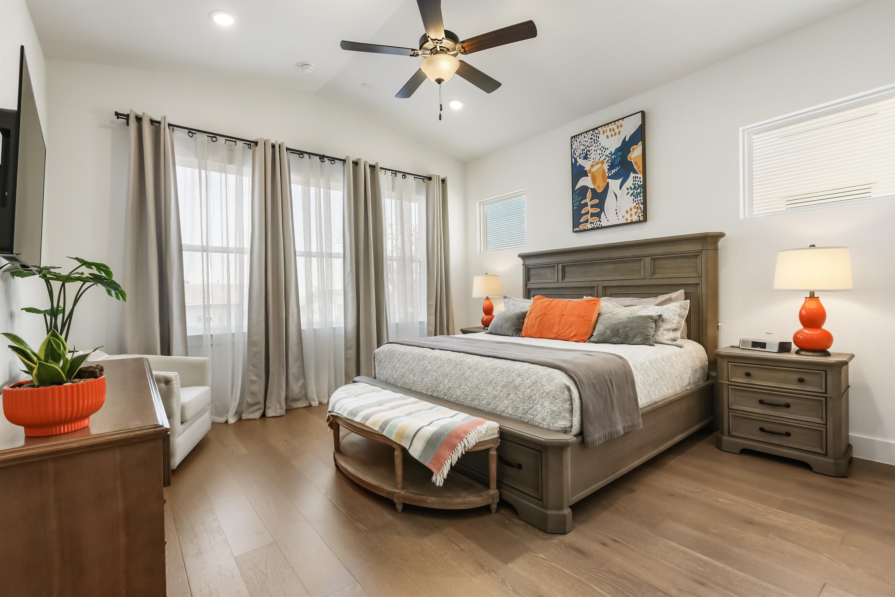 3072x2048