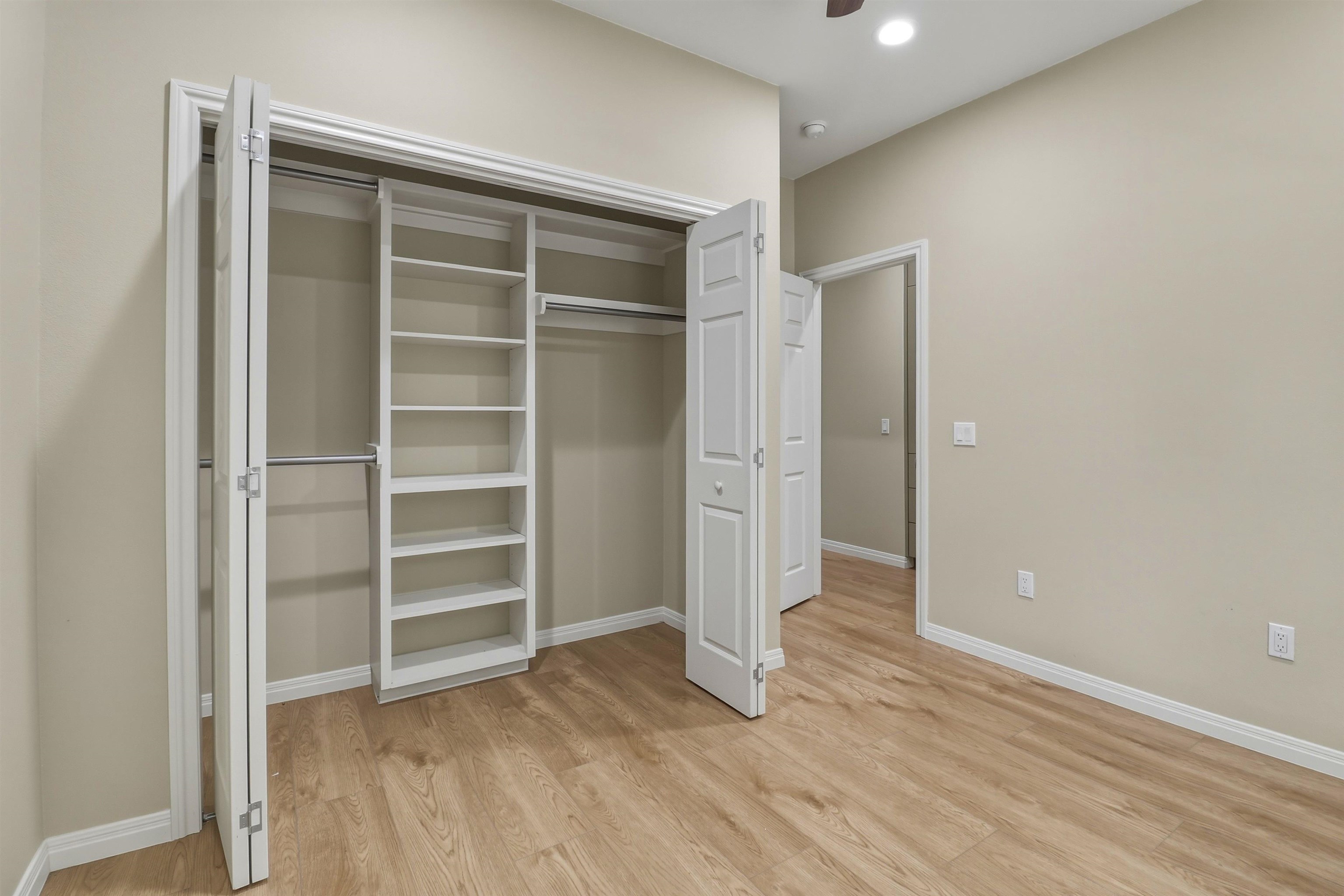3072x2048