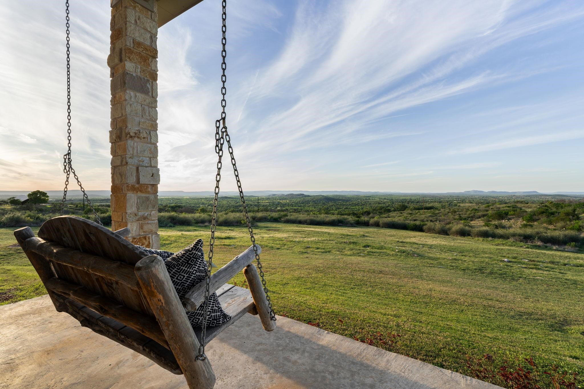 2048x1365